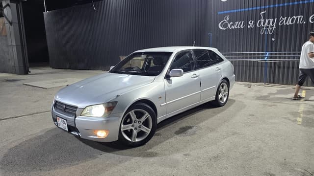 Продам универсал Toyota Altezza