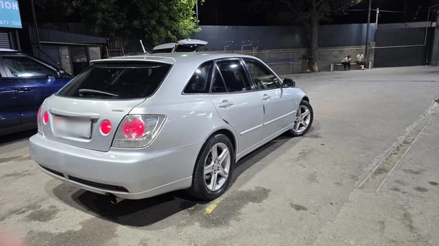 Продам универсал Toyota Altezza